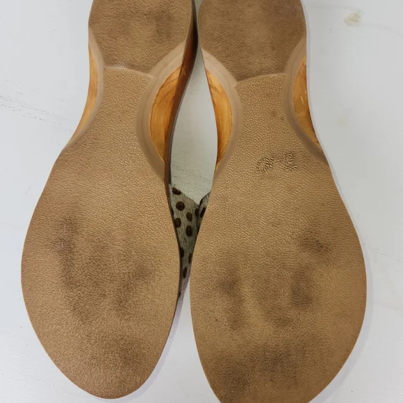 Anthropology size 8-9 very cute sandals - Picture 4 of 6